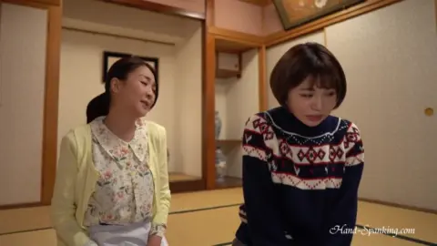 Asian Teen Girls Spanking in Traditional Japanese Room