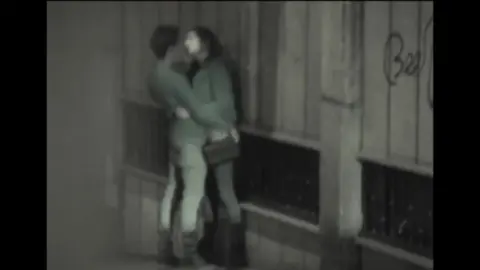 FU10 – Night Crawling 205