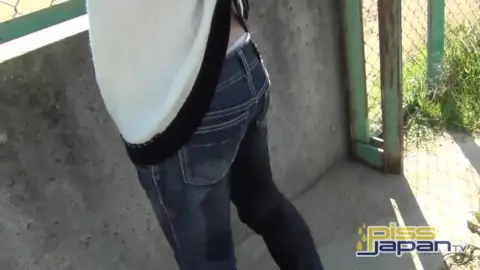 pjt 23339 – 6 def 1 Urination Scene