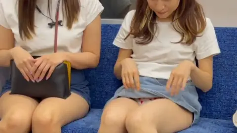 JD21 – 2404126691fb2c9f1cf Lesbian Train Encounter