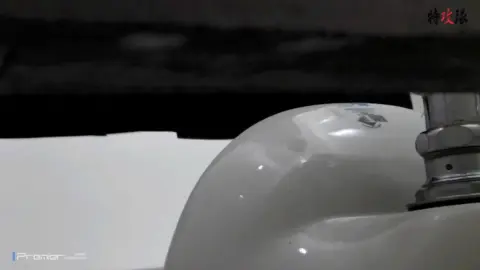 huanwc80 FHD Asian Pissing Scene