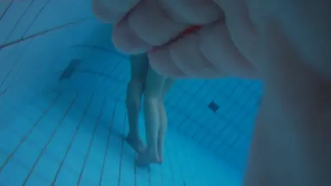 Voyeur – Underwater in Sauna Pool 4