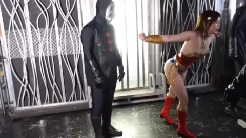 Asian Girl Fights Muscular Man