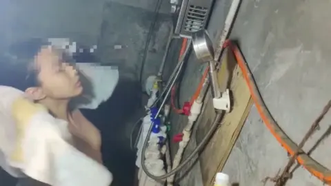 My Cousin Taking a Bath – Asian Teen Solo