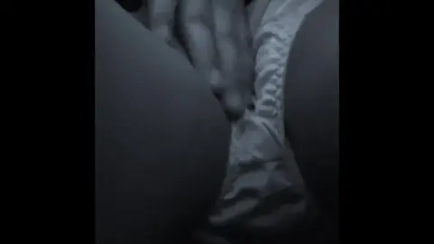 Slim Caucasian Babe Exposing Herself on Bed