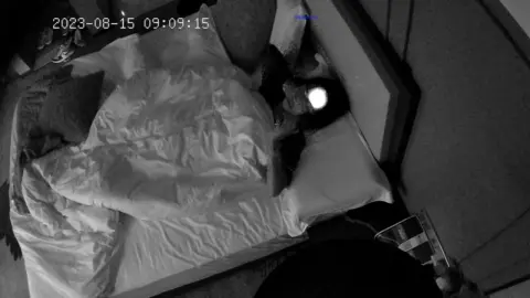 Hotel encore – Single girl 4 people 3 Sex Scene