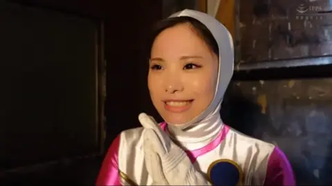 Asian Women in Erotic Struggle and Seduction