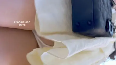 KFC – Her narrow white underwear can barely cover