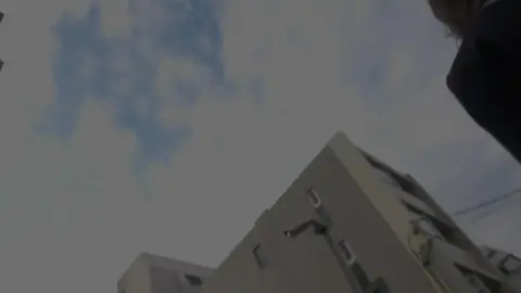 Outdoor Thigh Exposure