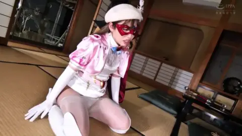 Asian Bondage and Costume Play in Traditional Japanese Room