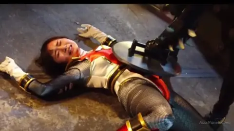 Asian Schoolgirls in Costumes and Swords