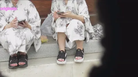 Yukata Originate – Asian Teen Exposed on Steps
