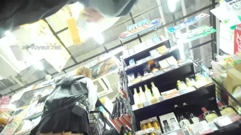 sakasashopping – Asian Girl Masturbating in Store