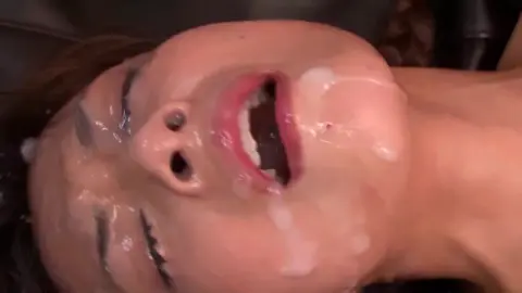 Asian Tattoos Girl Receives Oral Sex