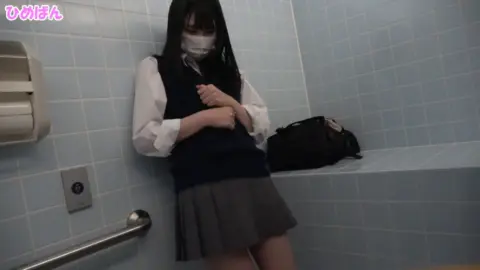 Asian Schoolgirl Fuck in Dark Bathroom
