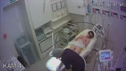 Hidden Camera in Depilation Salon 2 – Lesbian Fucking