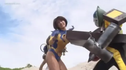 Superheroine Outdoor Encounter