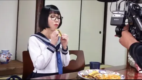 Asian Teen and Mature in Traditional Japanese Room