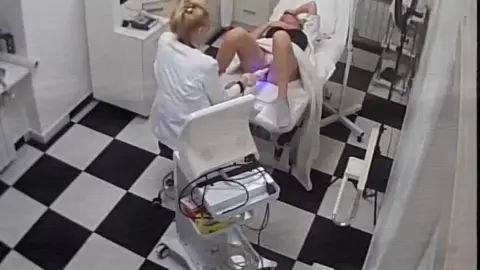 Gynecologic Procedures 2 – Lesbian Gynecological Exam