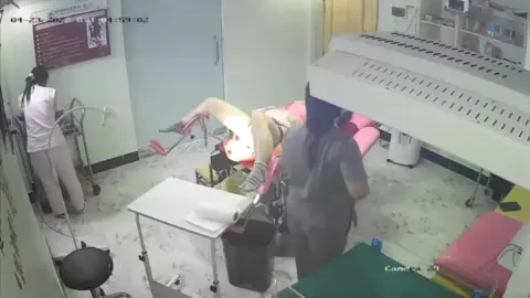 Real Hidden Camera – Gynecological Cabinet 33