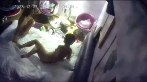 Lesbian Lily – Fingering Each Other’s Pussies