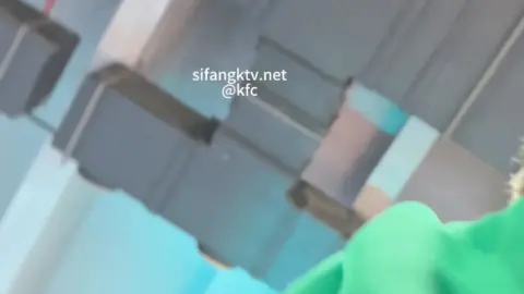 KFC – Sweater Beauty Shopping Sex