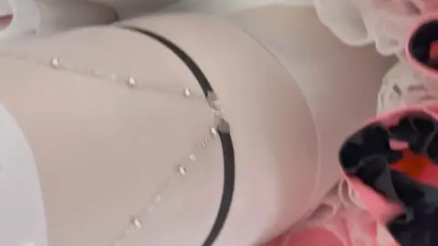 KFC – LO skirt student girl Fucked Hard