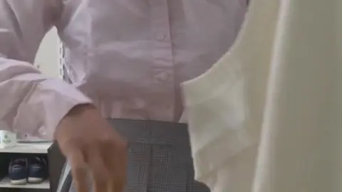 aml sek k – Asian Girl Fucked in Locker Room