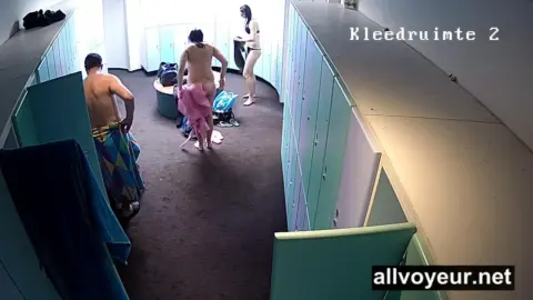 Spa Centre 8 – Lesbian Threesome and Foursome Action