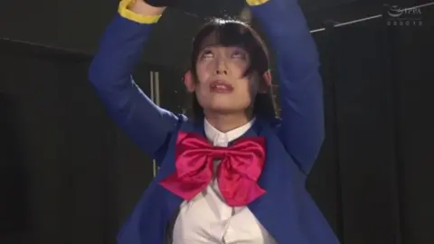 Asian Schoolgirls in Sailor Fuku and Gorilla Costumes